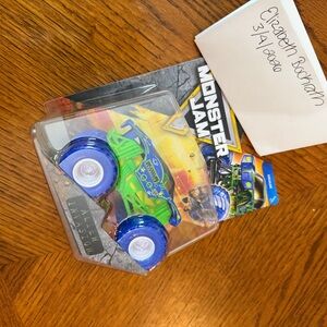 Alien Invasion Series 45 Monster Jam Truck